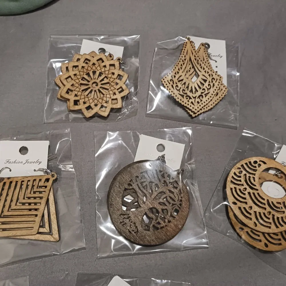 NWT!!! Handmade Wooden Earrings Bundle (14prs) - Picture 14 of 16